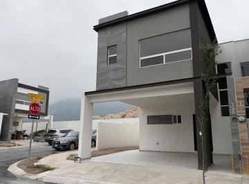 Casa · 156m² · 3 Recámaras · 2 Estacionamientos · Casa Bosques de La Sierra Santa Catarina Renta