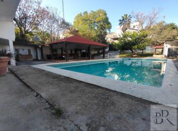 Casa · 239m² · 3 Recámaras · 6 Estacionamientos · Casa Tipo Quinta en Renta - El Barro
