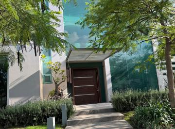 Casa de 4 habitaciones, Tlajomulco de Zúñiga · Residencia de Lujo en Palomar Vista a La Cañada