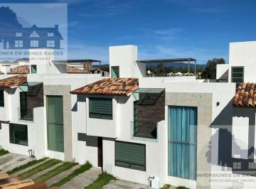 Casa · 230m² · 3 Recámaras · 3 Estacionamientos · Casa Nueva en Venta en Cacalomacan, Toluca Estado de México.