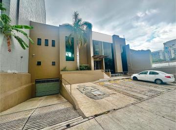 Edificio , Guadalajara · Edificio Corporativo Premium de 1,100 m² | Ideal Para Clínica U Oficinas