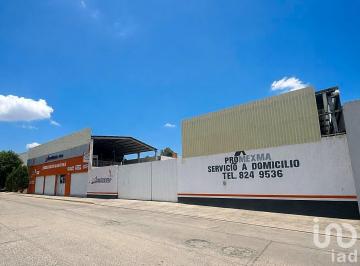 Bodega comercial · 512m² · 2 Recámaras · Bodega con Locales en Venta en Zona Poniente Fraccionamiento Las Haciendas en San Luis Potosi
