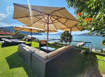 Casa · 470m² · 6 Recámaras · 3 Estacionamientos · Casa en Venta con Acceso Al Lago