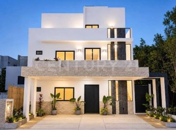 Casa en condominio · 341m² · 5 Recámaras · 3 Estacionamientos · Casa en Venta en Residencial Via Cumbres