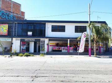 Local comercial · 120m² · 1 Estacionamiento · Local en Colinas de Santa Julia