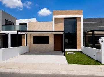 Casa de 2 habitaciones, Corregidora · Una Planta con Doble Altura, Cluster con Alberca - Artelia
