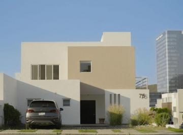 Casa en condominio en Renta de 3 habitaciones  · Centro Sur Claustros de La Catedral $30 000