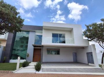 Casa de 3 habitaciones, Cuernavaca · Casa de 510 m² con 3 Recámaras en Venta en Fracc. Mascareño, Cuernavaca