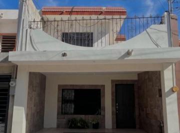 Casa de 3 habitaciones, Mazatlán · Casa de Venta en Sánchez Celis a 3 Cuadras de Av La Marina $2,990,000 Mxn