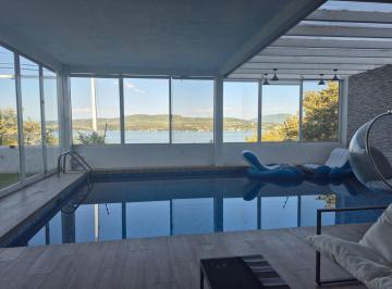 Casa · 450m² · 3 Recámaras · 3 Estacionamientos · Casa en Venta en Tequesquitengo