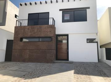 Casa de 5 habitaciones, Querétaro · Pa 3 Rec + Baño Tv Pb. Sala Comedor Cocina 4ta Rec + Baño Lavanderia + Cto Serv Baño