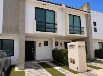 Foto 1 · Casa en Condominio en Renta en Santa María, San Mateo Atenco, México