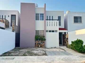 Casa · 151m² · 3 Recámaras · 2 Estacionamientos · Se Renta Casa en Gran San Pedro Cholul, Yucatán