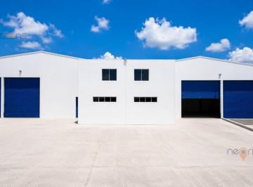 Bodega comercial · 1200m² · 4 Estacionamientos · Bodega en Renta Eje132 - 134 Zona Industrial Slp 1,200 m² y Patio de Maniobras 450 m²