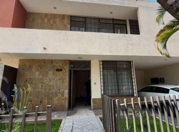 Casa de 4 habitaciones, Guadalajara · Casa en Renta con Uso de Suelo Mixto en Providencia | Ideal Para Oficinas, Consultorios