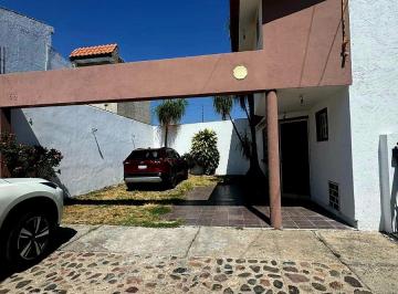 Casa de 3 habitaciones, León · Casa en Privada, San Jerónimo, 3 Rec. Cochera 4 Autos. Zona Norte León, Gto.