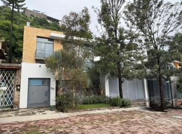435d8a7a753f80acb9873d0404eebc0b771efad3704056d286804c890367e830 · Excelente Casa en El Fraccionamiento El Palomar Sección Jockey Club