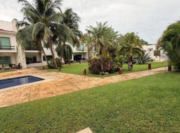 Casa · 244m² · 3 Recámaras · 2 Estacionamientos · Casa en Venta en Privada de 8 Casas con Alberca y Seguridad en Álamos Smz 311