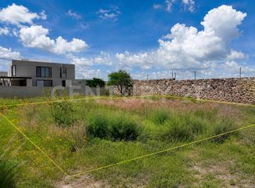 Terreno / Lote · 300m² · 4 Recámaras · 2 Estacionamientos · Casa en Preventa en Lomas del Campanario, Querétaro, Qro.
