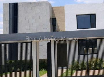 Casa de 4 habitaciones, Querétaro · Carretas. Casa con Cuarto de Servicio, Sala de Tv, 4 Recámaras - Venta