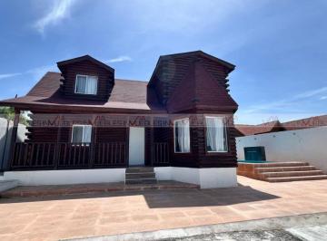 Rancho · 180m² · 4 Recámaras · 4 Estacionamientos · Rancho en Venta en Montemorelos Centro