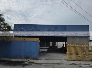 Local comercial · 740m² · 2 Recámaras · 1 Estacionamiento · Local Comercial en Renta en Central de Carga