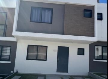 Casa · 110m² · 3 Recámaras · 2 Estacionamientos · Casa en Zákia