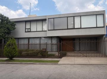 Casa · 313m² · 3 Recámaras · 2 Estacionamientos · Casa en Venta en Tecamachalco