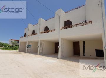 Villa · 125m² · 3 Recámaras · 2 Estacionamientos · Villa en Venta con Alberca y Rooftop en Chicxulub