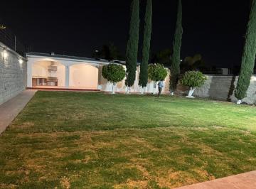 Casa de 4 habitaciones, Querétaro · Hermosa y Amplia Casa con Jardines en un Solo Nivel