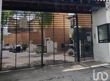 Casa · 196m² · 5 Recámaras · 2 Estacionamientos · Casa en Venta en Corregidora, Qro
