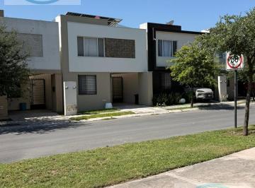 Casa · 140m² · 3 Recámaras · 2 Estacionamientos · Casa en Renta Amueblada en Dominio Cumbres