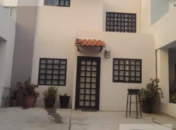 Casa · 300m² · 3 Recámaras · 2 Estacionamientos · Casa en Hacienda del Seminario