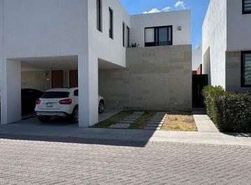 b3b93b4c59598009b7cc853556500e5e590f58f50dfddc235be02fa511c9cbdb · Casa en Renta en Altos Juriquilla | Condominio Amara | 3 Recámaras