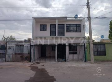 Casa · 215m² · 4 Recámaras · Casa en Venta en Los Arcos, Chihuahua, Chih.