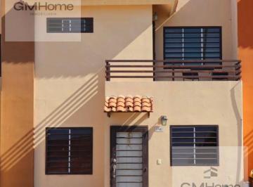Casa · 300m² · 3 Recámaras · 2 Estacionamientos · Casa en Hacienda del Seminario
