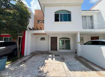 Casa de 3 habitaciones, Zapopan · Casa en Renta en Valdepeñas