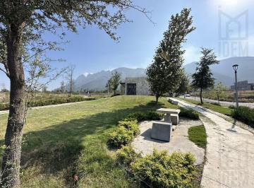 Terreno / Lote · 140m² · 0107 - Terreno en Venta Frente a Parque en Solana Residencial, Dominio Cumbres.