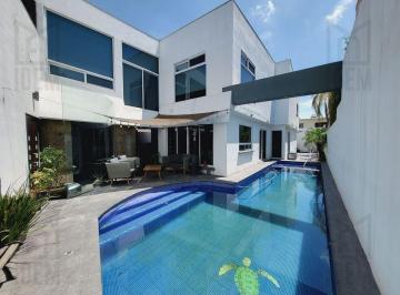 Casa · 454m² · 3 Recámaras · 2 Estacionamientos · 0110 - Lujosa Propiedad en Anáhuac, San Nicolás, Nuevo León.