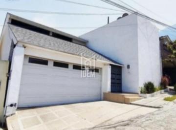 Casa · 470m² · 3 Recámaras · 2 Estacionamientos · 0806 - Casa en Venta en Cumbres 5to Sector