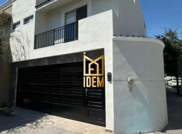 Casa · 203m² · 4 Recámaras · 3 Estacionamientos · Casa en Venta Los Rincones, Escobedo Nl.