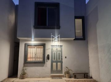 Casa · 100m² · 3 Recámaras · 0607 - Casa Amueblada Premium en Privada – Ideal Ejecutivos