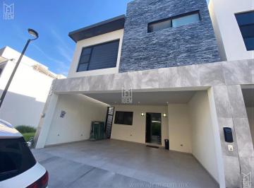 Casa · 270m² · 3 Recámaras · 2 Estacionamientos · 0904 - Casa en Renta La Encomienda