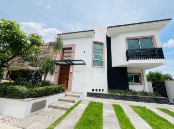 Casa de 4 habitaciones, Zapopan · Venta de Casa en La Joya, Guadalajara, Jal.