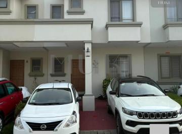 Casa de 3 habitaciones, San Pedro Tlaquepaque · Hermosa Casa en El Sereno!