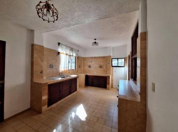 Casa de 4 habitaciones, Zihuatanejo de Azueta · Amplia Casa con Alberca Cerca de Playa El Palmar!