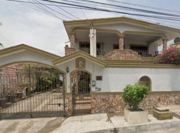 Casa de 4 habitaciones, Tampico · Casa de 250 m² con 4 Recámaras en Venta en Arenal, Tampico, Tamaulipas