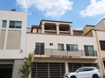 Casa de 11 habitaciones, Monterrey · Casa de 752.50 m² en Col. del Carmen | Gran Potencial de Inversión