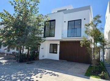 Casa de 3 habitaciones, Zapopan · Hermosa Casa en Venta, en Parques Vallarta, Zapopan.