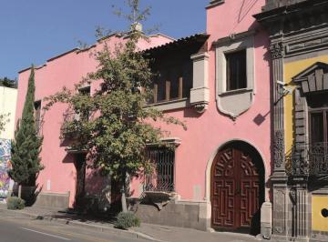 Edificio · 1112m² · 6 Recámaras · Edificio en Venta en Toluca a Unos Pasos de La Alameda